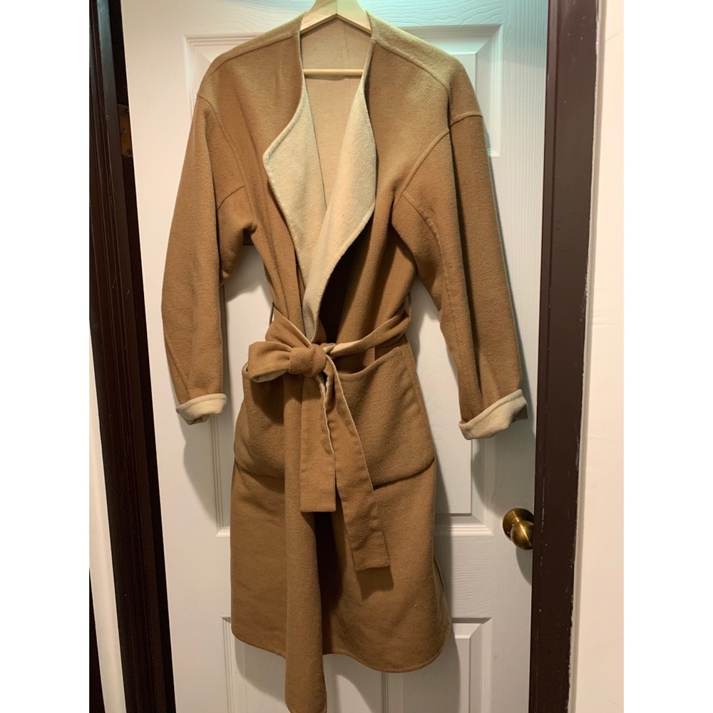 Women’s Reversible wool coat with belt